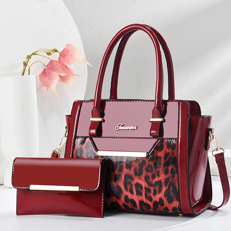 Ladies' Shiny Leather Design S - đánh giá và giá Interior Design Simple