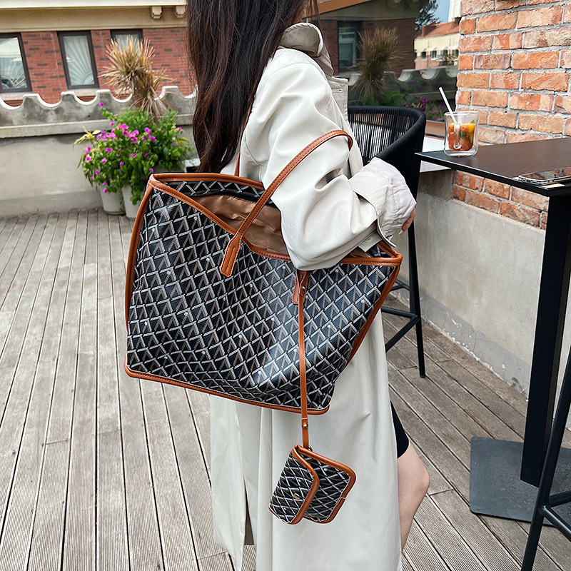 Fashionable Versatile Tote Bag - đánh giá và giá Interior Design Class